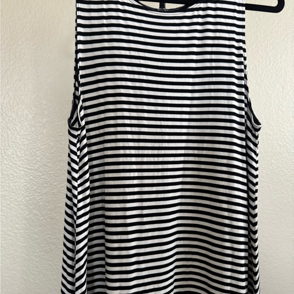BUNDLE OF 3 Women’s Old Navy Sleeveless Dresses - Picture 7 of 13